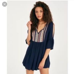 Dress w/Cold Shoulder